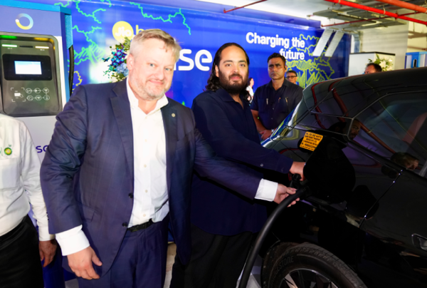 Jio-bp Pulse EV Chargers